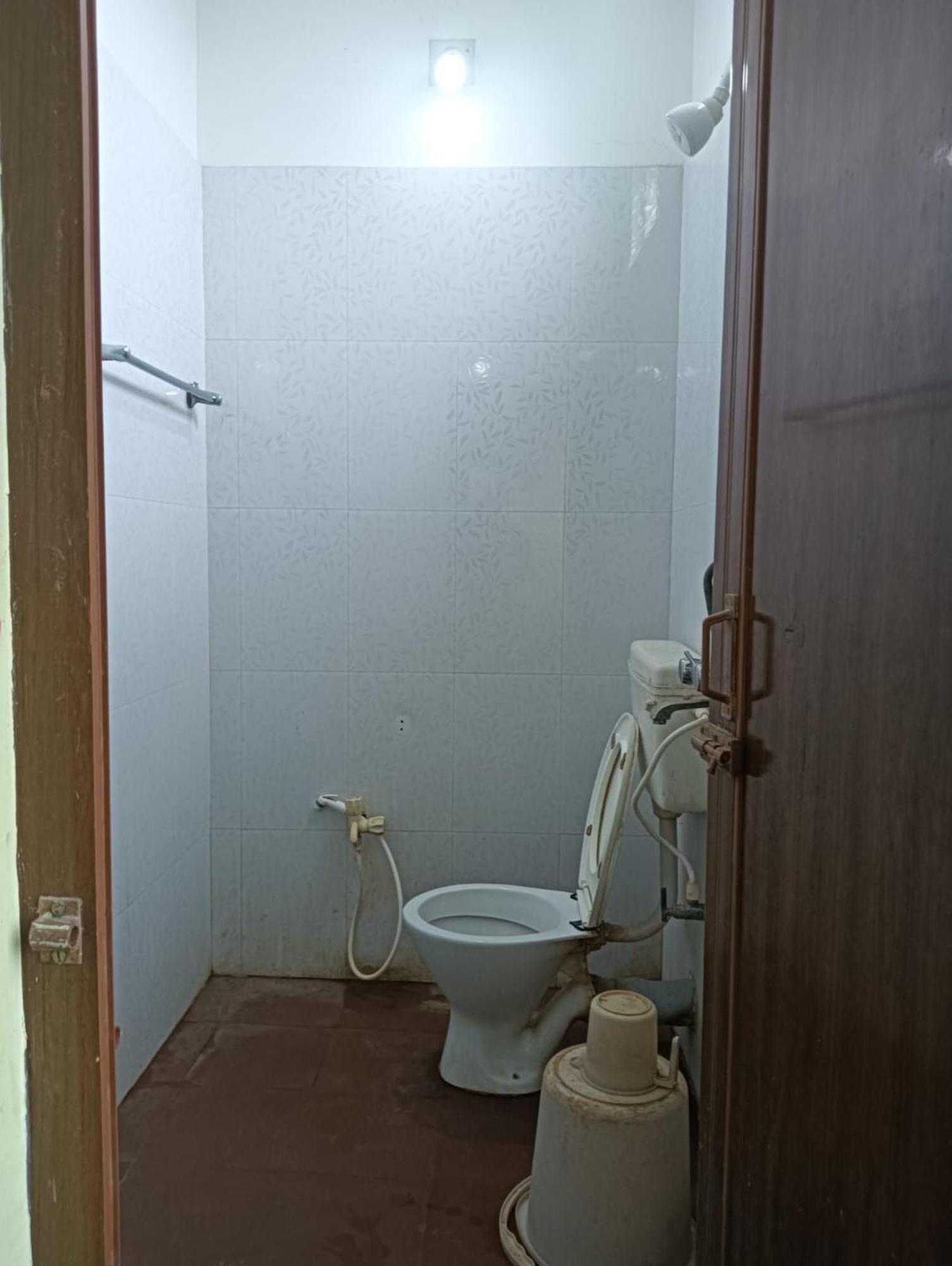 Hotel D2 Holiday Inn -Near Niladri Sea Beach - Puri - Official Verified Zewnętrze zdjęcie